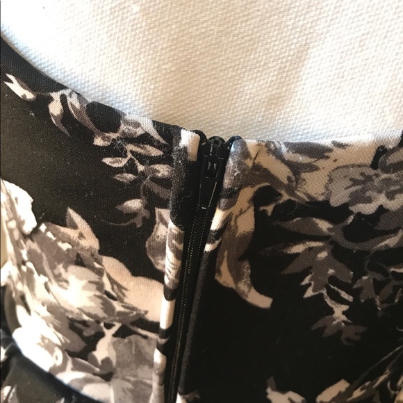 Flattering Black and White Dress perfect for Easter - Picture 5 of 6